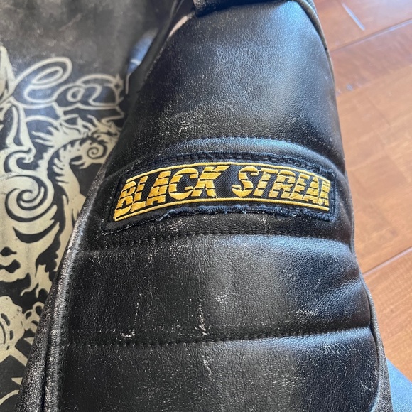 VINTAGE DISTRESSED LEATHER MOTORCYCLE RACING JACKET - Picture 7 of 9